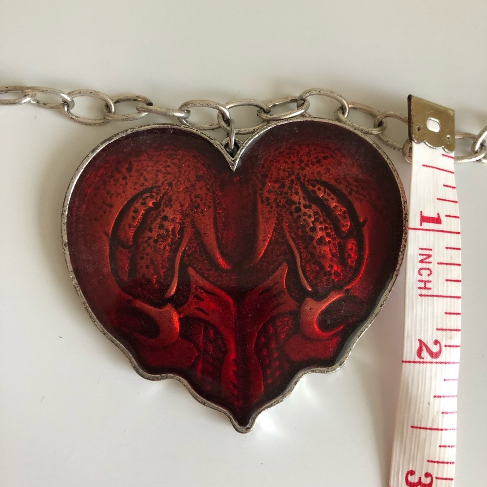 💗Large skull/heart necklace approx 18”